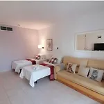 Flat In Pyr Appartamento *