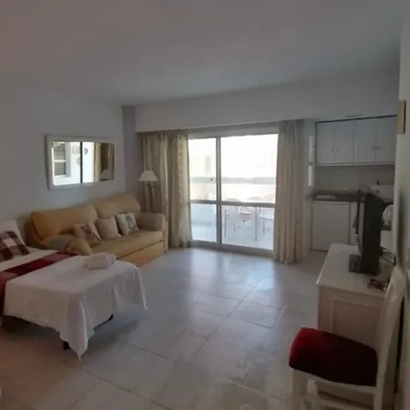 Flat In Pyr * 푸엔히롤라